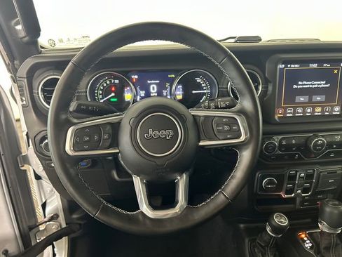 Used 2023 Jeep Wrangler Unlimited Sahara w/ Cold Weather Group AWD/4WD image 12