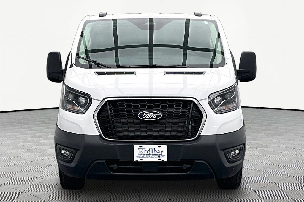 Used 2026 Ford Transit 150 Low Roof w/ Exterior Upgrade Package RWD image 3