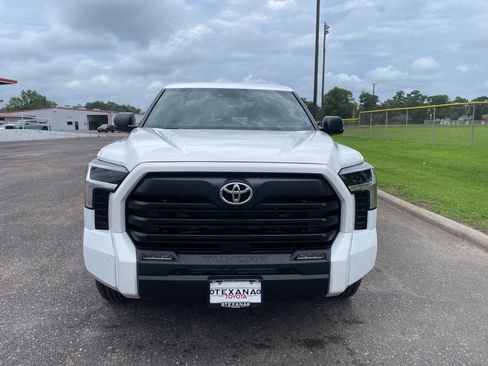 New 2026 Toyota Tundra SR5 w/ SR5 Convenience Package RWD image 2