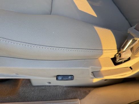 Used 2005 Chevrolet Equinox LT w/ Preferred Equipment Group AWD/4WD image 15