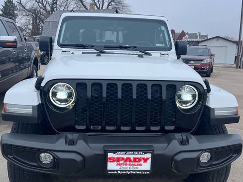 Used 2022 Jeep Gladiator Sport image 5