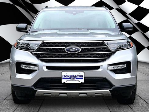 Certified 2023 Ford Explorer XLT w/ Equipment Group 202A AWD/4WD image 3