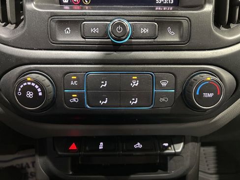 Used 2022 Chevrolet Colorado W/T AWD/4WD image 24