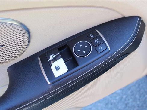Used 2015 Mercedes-Benz SLK 250 w/ Premium Package image 17