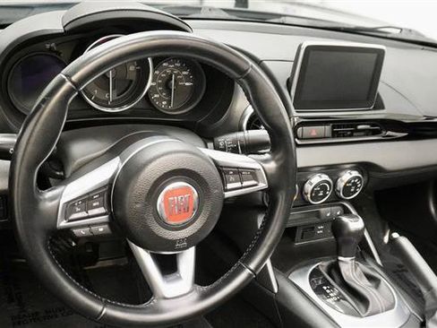 Used 2017 FIAT 124 Spider Lusso RWD image 9
