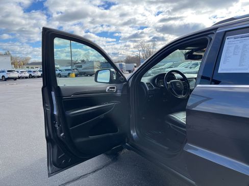 Used 2020 Jeep Grand Cherokee Limited image 20