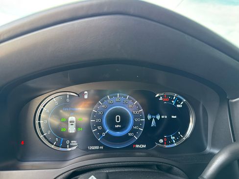 Used 2016 Cadillac Escalade ESV Platinum image 25