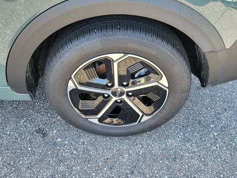 Certified 2025 Kia Niro EX FWD image 38
