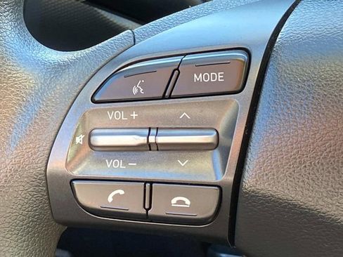 Used 2021 Hyundai Kona SE image 19