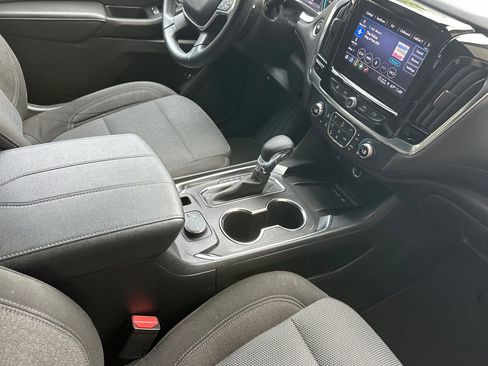 Used 2023 Chevrolet Traverse LT image 20