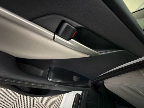 Used 2025 Toyota Camry XLE FWD image 23