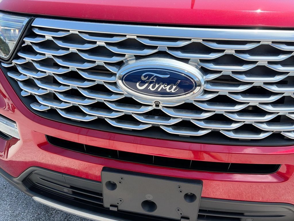 Used 2020 Ford Explorer Platinum w/ Premium Technology Package AWD/4WD image 13