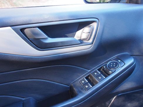 Used 2022 Ford Escape SE w/ Convenience Package image 18