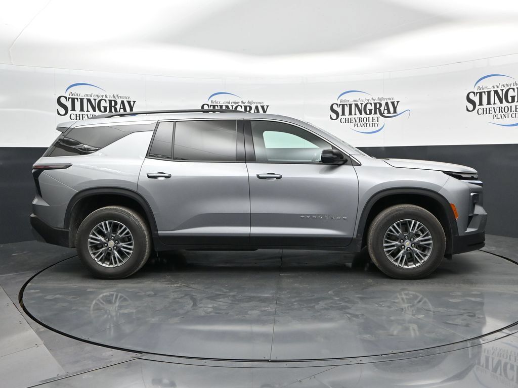 Certified 2025 Chevrolet Traverse LT AWD/4WD image 8