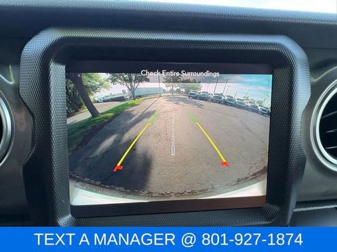 Used 2022 Jeep Wrangler Unlimited Sahara AWD/4WD image 23