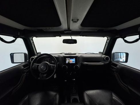 Used 2016 Jeep Wrangler Unlimited Sahara image 20