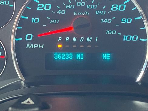 Used 2018 Chevrolet Express 3500 LS RWD image 12