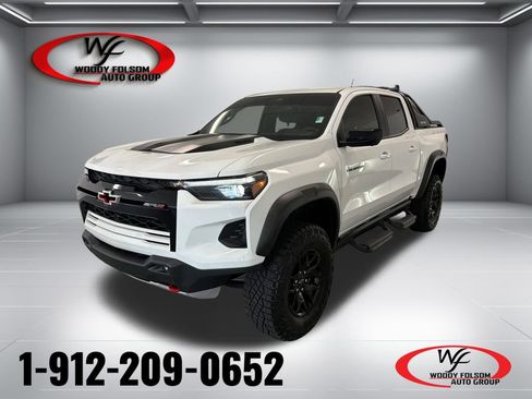 Used 2025 Chevrolet Colorado ZR2 w/ Midnight Edition AWD/4WD image 1