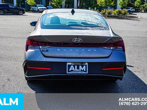 Used 2024 Hyundai Elantra SEL FWD image 10