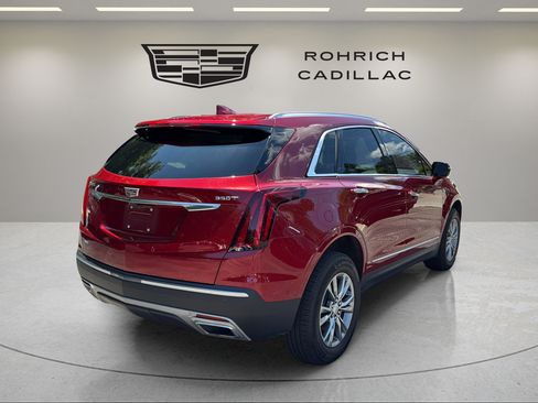 Used 2022 Cadillac XT5 Premium Luxury w/ Technology Package AWD/4WD image 5