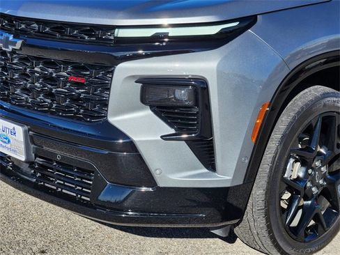 Used 2024 Chevrolet Traverse RS image 8