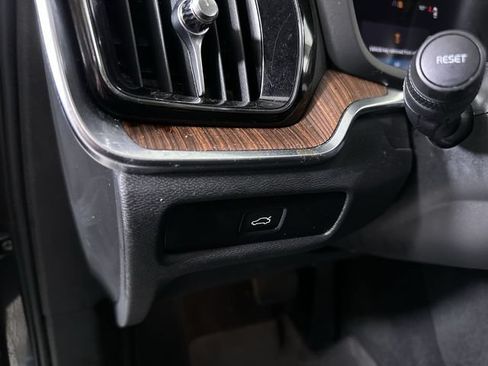 Used 2024 Volvo V60 B5 Cross Country Plus AWD/4WD image 18