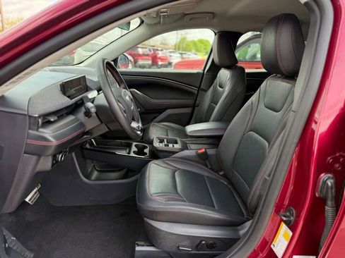 Used 2025 Ford Mustang Mach-E Premium w/ Sport Appearance Package AWD/4WD image 15
