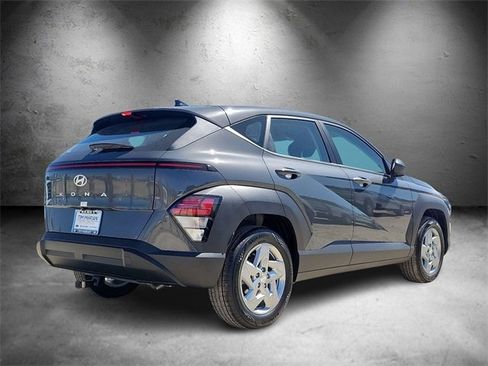 New 2026 Hyundai Kona SE image 3