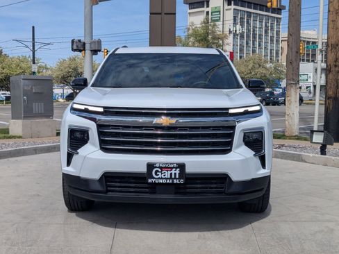 Used 2025 Chevrolet Traverse LT AWD/4WD image 11