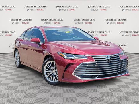 Used 2021 Toyota Avalon Limited FWD image 1