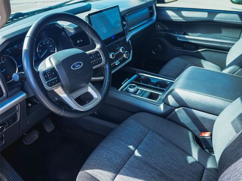 Used 2022 Ford Expedition XLT RWD image 8