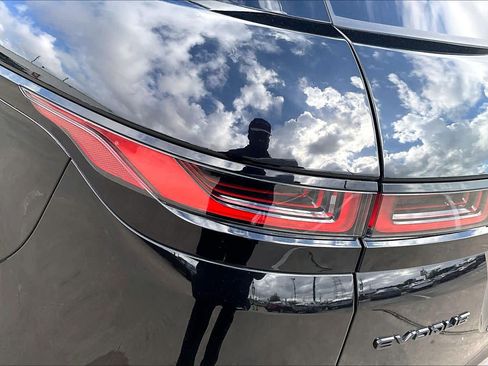 Used 2022 Land Rover Range Rover Evoque R-Dynamic S image 29