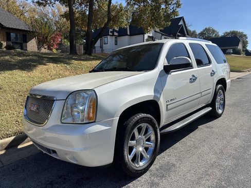 Used 2014 GMC Yukon Denali image 4