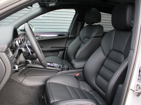 New 2026 Porsche Macan S image 5