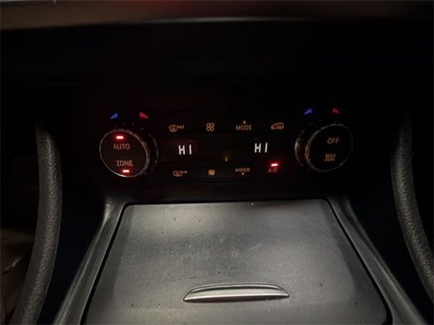 Used 2015 Mercedes-Benz GLA 250 4MATIC image 19