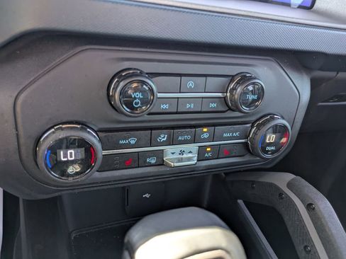 Used 2024 Ford Bronco Outer Banks image 14