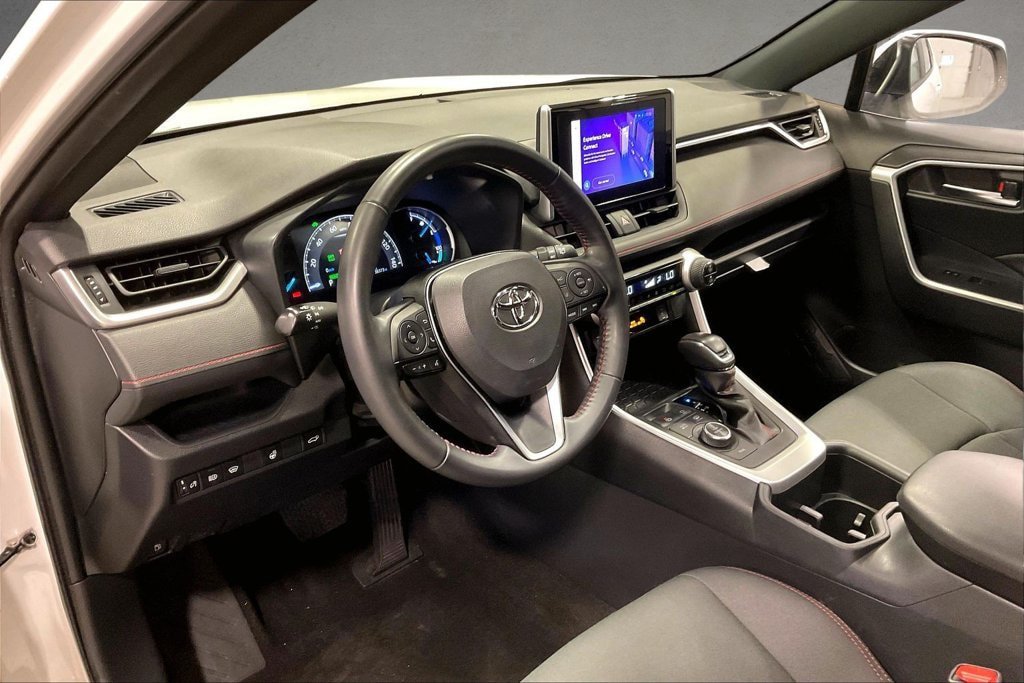 Used 2023 Toyota RAV4 SE w/ Weather & Moonroof Package AWD/4WD image 18