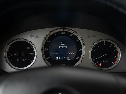 Used 2010 Mercedes-Benz GLK 350 2WD image 34