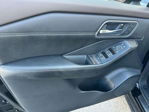 Used 2023 Nissan Rogue Platinum w/ Platinum Premium Package image 21