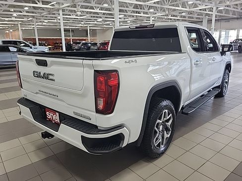 Used 2022 GMC Sierra 1500 Elevation w/ LPO, Elevation Black Package AWD/4WD image 3