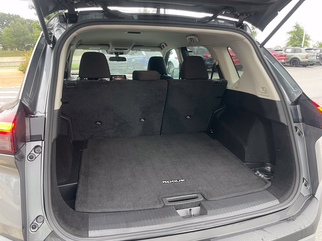 Used 2023 Nissan Rogue S AWD/4WD image 28