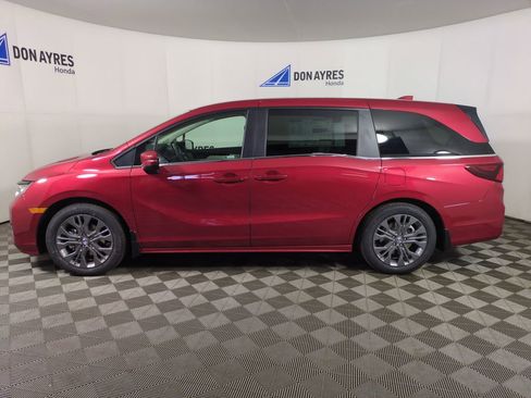 New 2026 Honda Odyssey Touring image 2