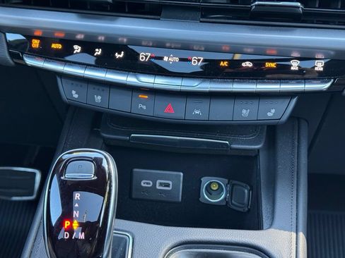 Used 2025 Cadillac XT4 Sport AWD/4WD image 32