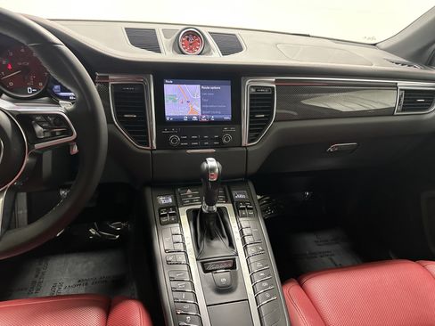 Used 2018 Porsche Macan GTS AWD/4WD image 30