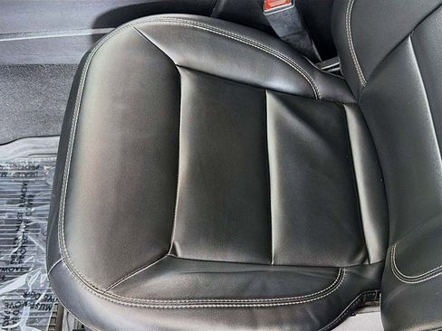 Used 2022 Ford Explorer XLT w/ Equipment Group 202A image 21