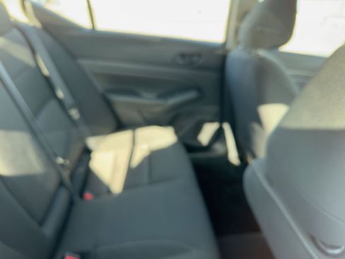 Used 2025 Nissan Altima 2.5 SV image 9