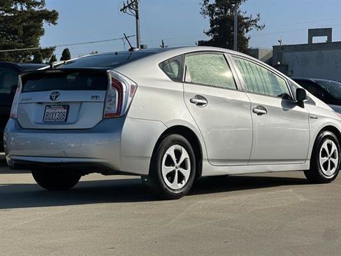 Used 2014 Toyota Prius Four image 3