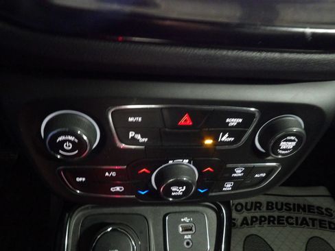 Used 2020 Jeep Compass Limited AWD/4WD image 12