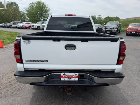 Used 2006 Chevrolet Silverado 1500 LT w/ Light Duty Power Package AWD/4WD image 4