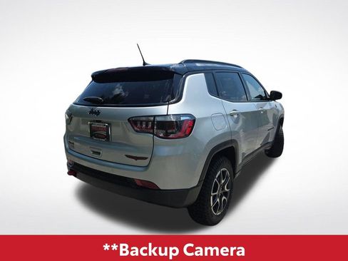 Used 2025 Jeep Compass Trailhawk AWD/4WD image 4